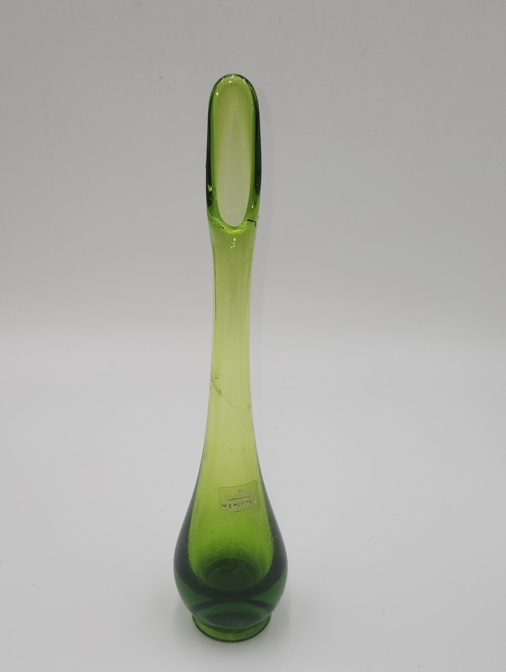 Vintage Viking Swung glass Vase  12” Green  w/ sticker